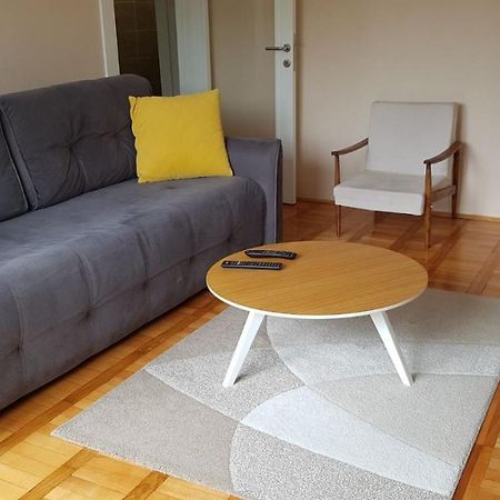 Apartman No.5 Novi Sad Buitenkant foto
