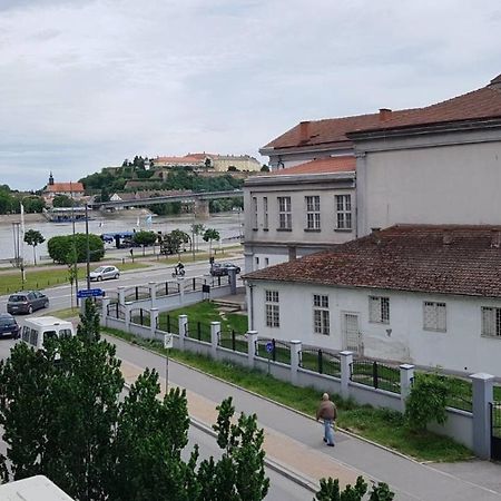 Apartman No.5 Novi Sad Buitenkant foto