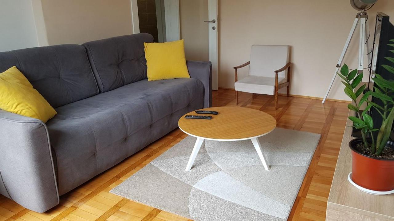Apartman No.5 Novi Sad Buitenkant foto