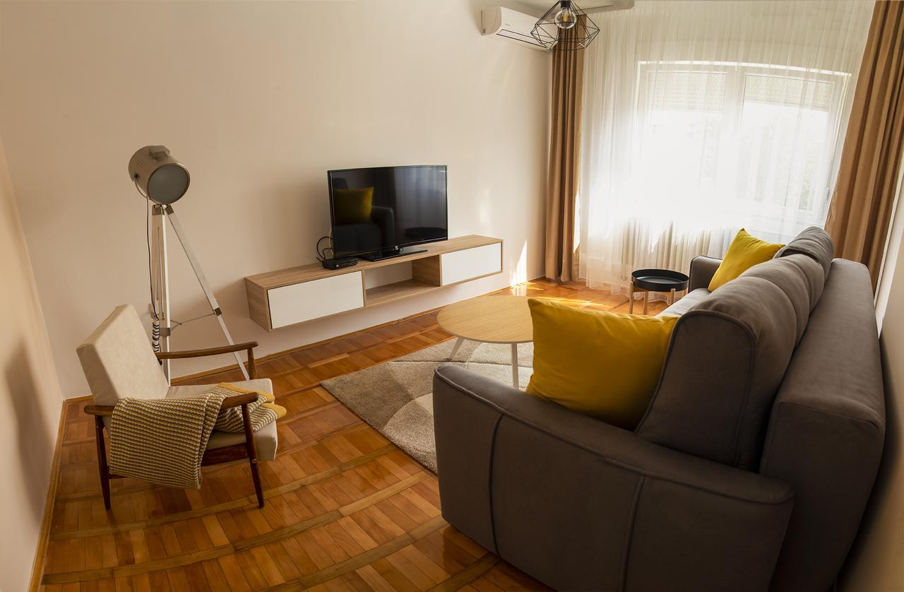 Apartman No.5 Novi Sad Buitenkant foto