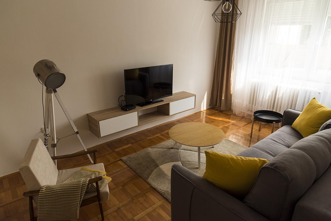 Apartman No.5 Novi Sad Buitenkant foto