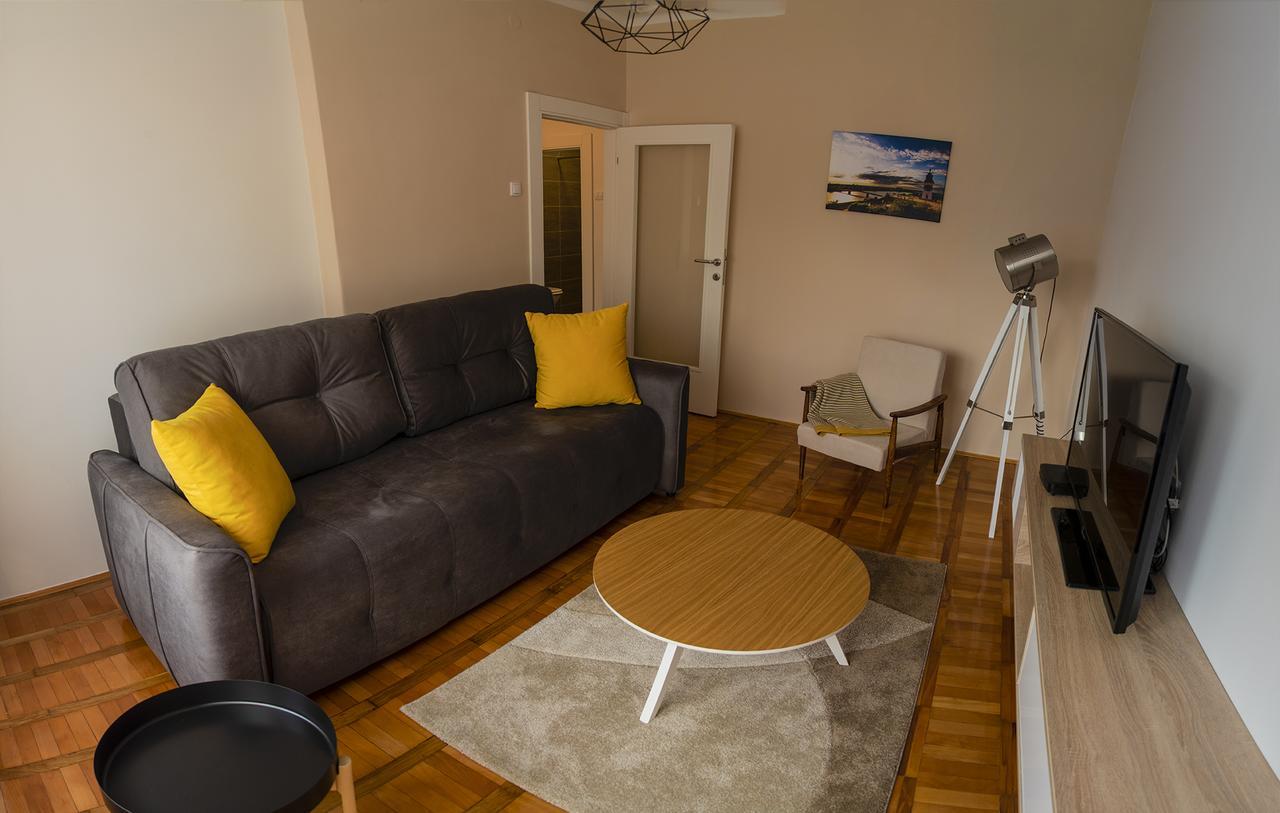 Apartman No.5 Novi Sad Buitenkant foto
