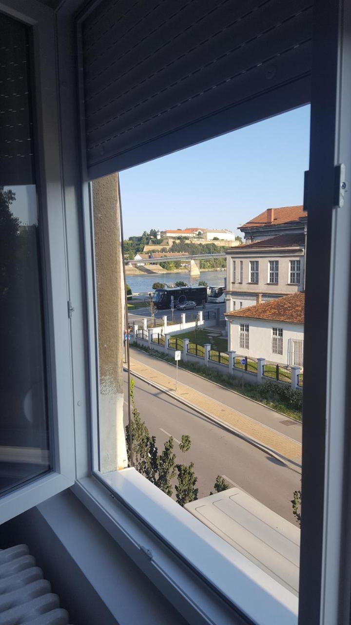 Apartman No.5 Novi Sad Buitenkant foto